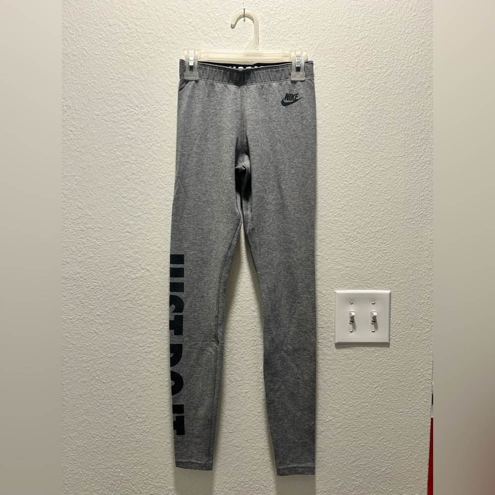 Women's XS Grey Nike Leggings